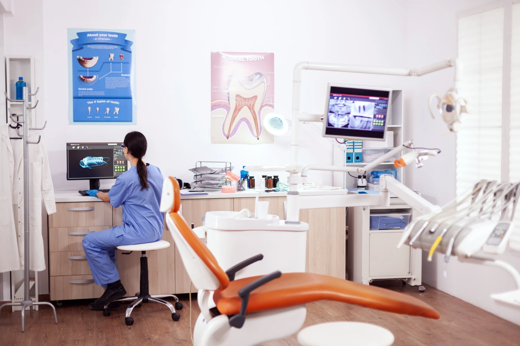 Dental office with digital smile design software on screen, showcasing modern cosmetic dentistry in Fresno